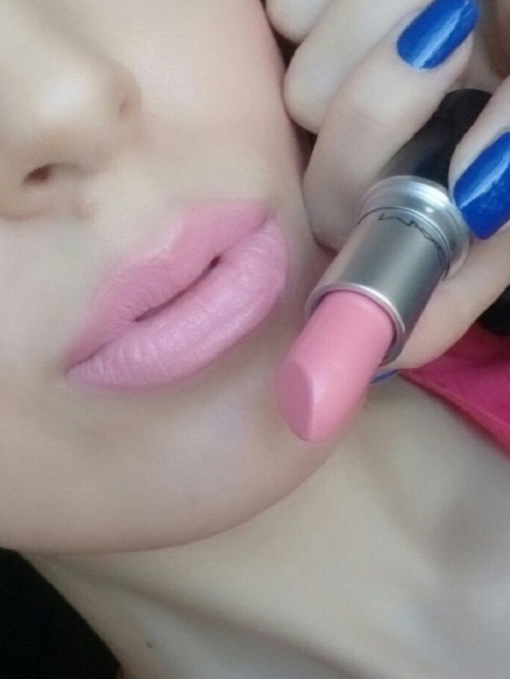 ❄️⚡️Rare + HTF MAC Cosmetics Cremesheen Long Legged & Fabulous Lipstick